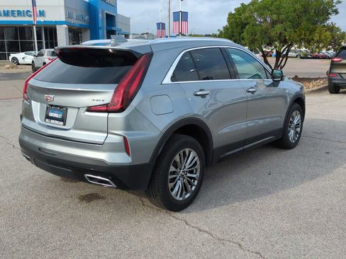 Used 2025 Cadillac XT4 Premium Luxury image 8