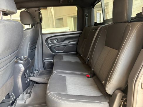 Used 2019 Nissan Titan SV w/ SV Convenience Package AWD/4WD image 20