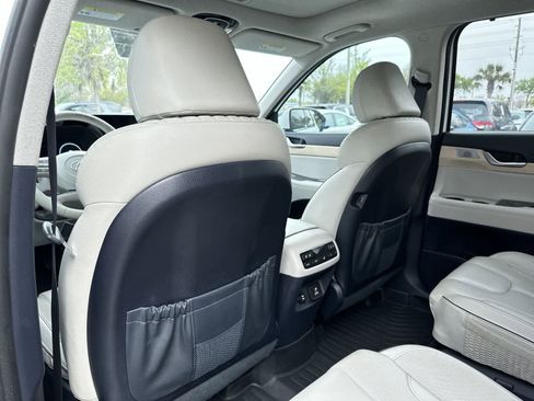 Used 2023 Hyundai Palisade Limited image 14