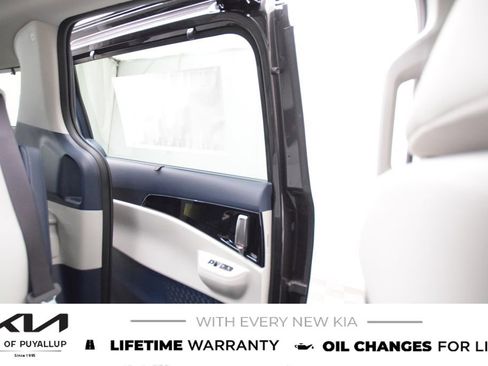 New 2025 Kia Carnival SX Prestige image 11