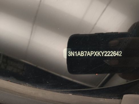 Used 2019 Nissan Sentra SV w/ Special Edition Package FWD image 33