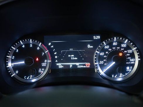 Used 2024 Toyota Highlander XLE AWD/4WD image 19
