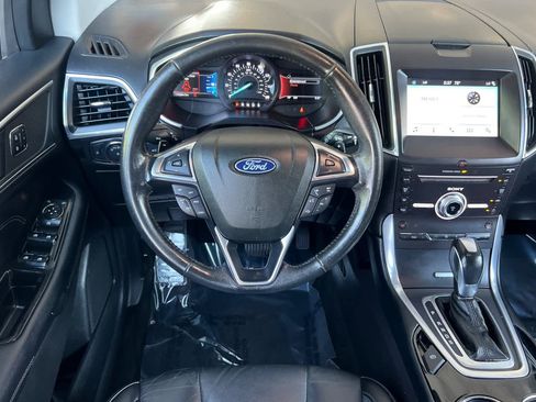 Used 2018 Ford Edge Titanium FWD image 15