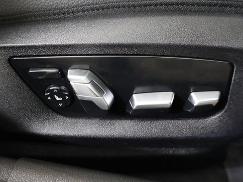 Used 2018 BMW 530e xDrive AWD/4WD image 36