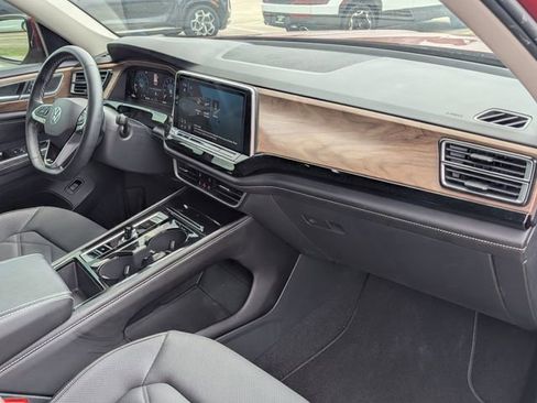 Used 2024 Volkswagen Atlas SE w/ Panoramic Sunroof Package FWD image 29