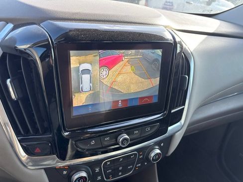 Used 2019 Chevrolet Traverse Premier w/ Driver Confidence II Package FWD image 14