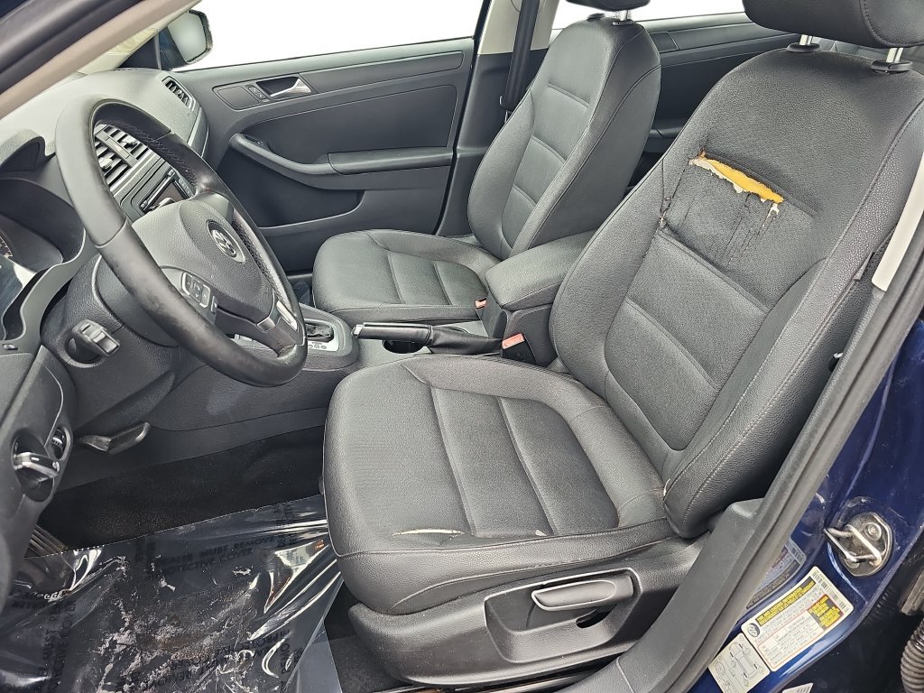 Used 2011 Volkswagen Jetta SE FWD image 15