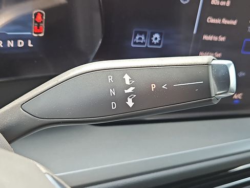 New 2025 Chevrolet Traverse LT w/ Enhanced Driving Package image 9