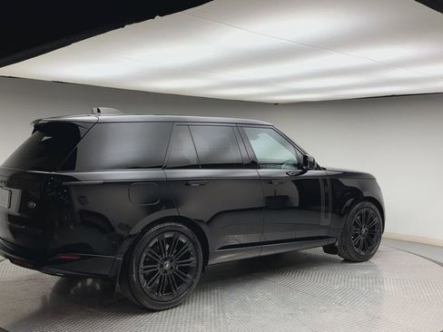 Certified 2023 Land Rover Range Rover SE image 2