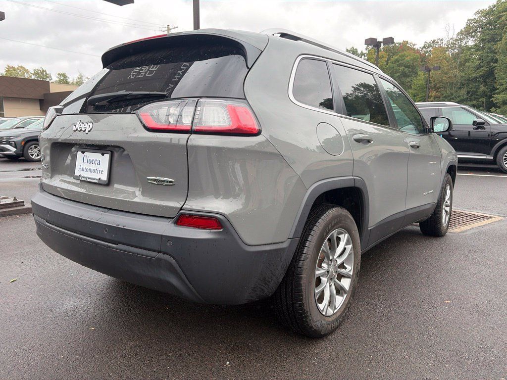 Used 2020 Jeep Cherokee Latitude Plus w/ Cold Weather Group AWD/4WD image 5