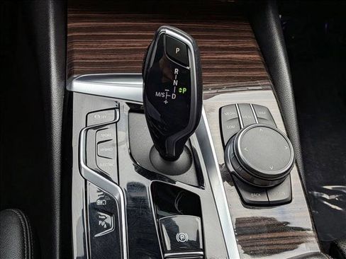 Used 2023 BMW 530e xDrive AWD/4WD image 13