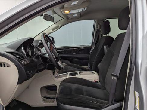 Used 2016 Dodge Grand Caravan SXT w/ Rear Park Assist Package image 14