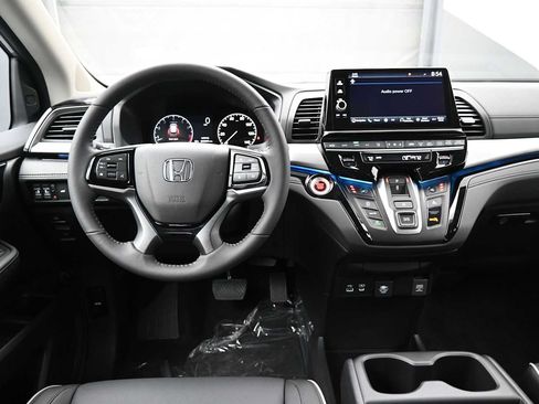 New 2026 Honda Odyssey Touring image 12