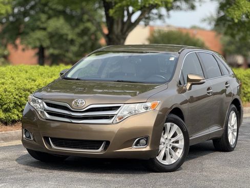 Used 2014 Toyota Venza XLE image 1