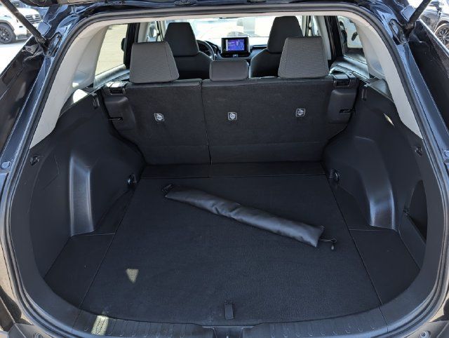 Used 2024 Toyota RAV4 XLE AWD/4WD image 27