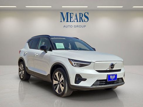 Used 2023 Volvo XC40 Recharge Plus w/ Protection Package Premier image 8