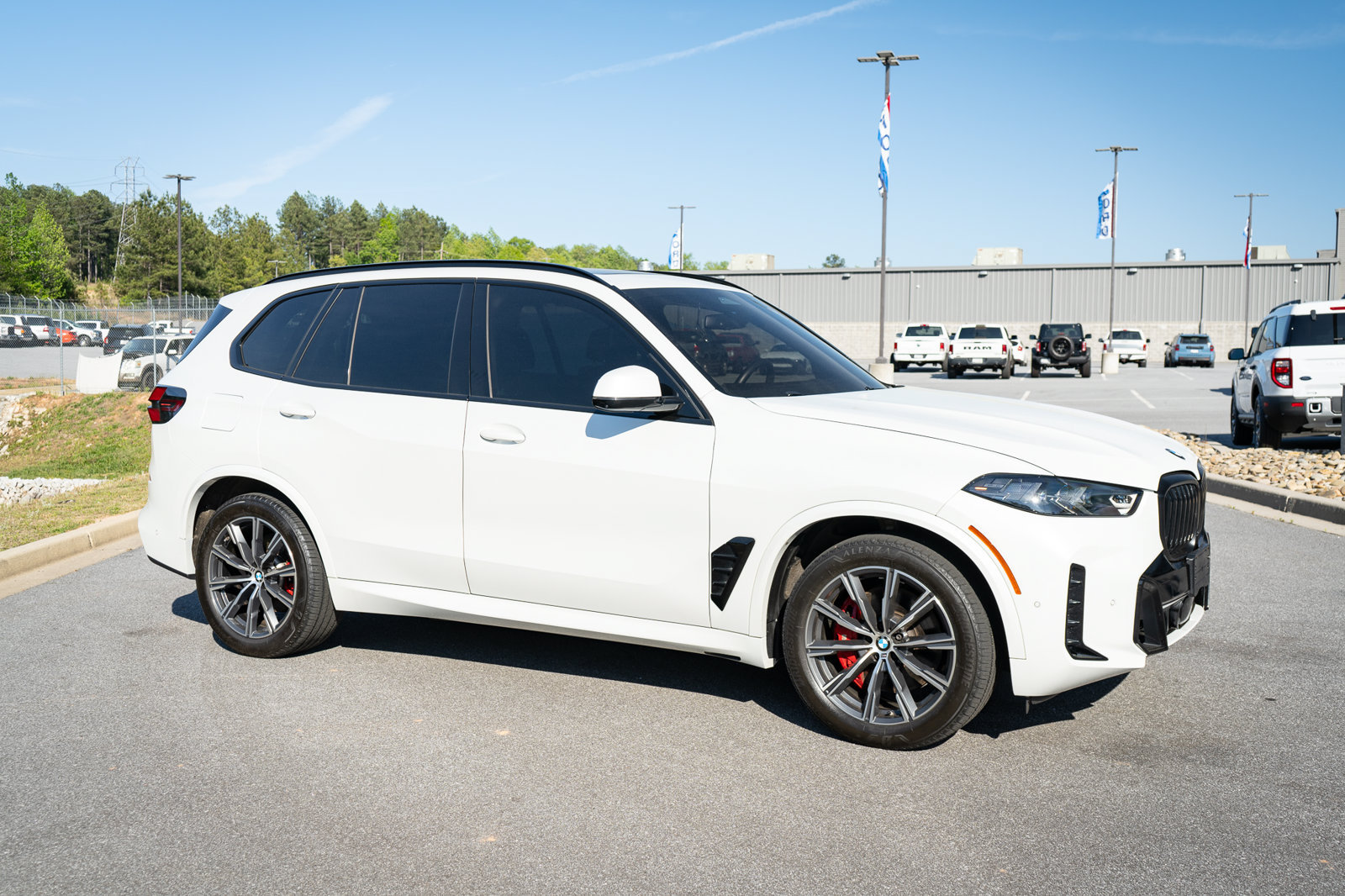 Used 2024 BMW X5 xDrive40i w/ M Sport Package AWD/4WD image 12