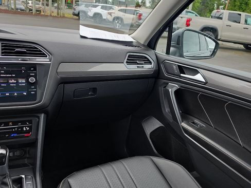 Used 2023 Volkswagen Tiguan SE AWD/4WD image 23