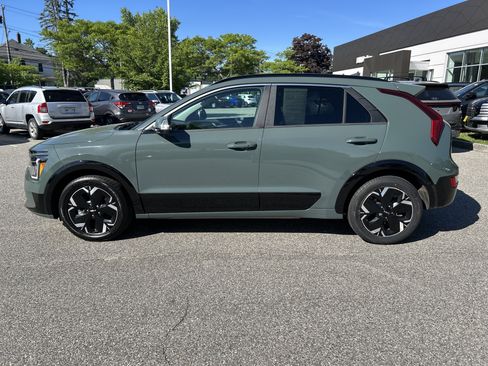 Used 2024 Kia Niro Wind w/ Wind Preserve Package FWD image 8