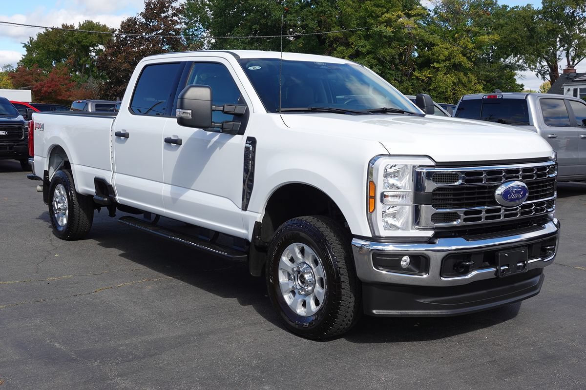 Used 2024 Ford F350 XLT w/ FX4 Off-Road Package AWD/4WD image 4