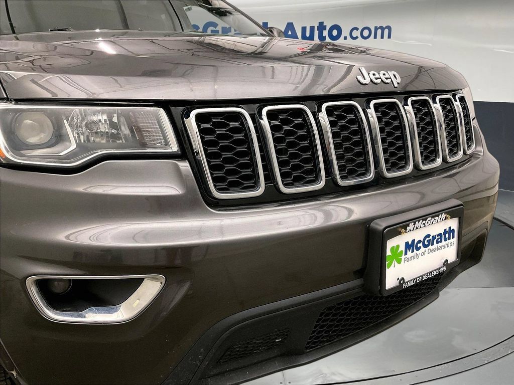Used 2017 Jeep Grand Cherokee Laredo w/ Quick Order Package 23E AWD/4WD image 32