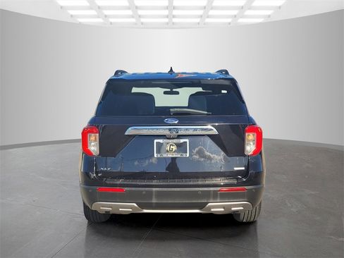 Used 2020 Ford Explorer XLT w/ Equipment Group 202A image 5