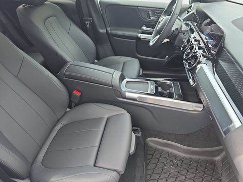 Used 2025 Mercedes-Benz GLB 250 image 10