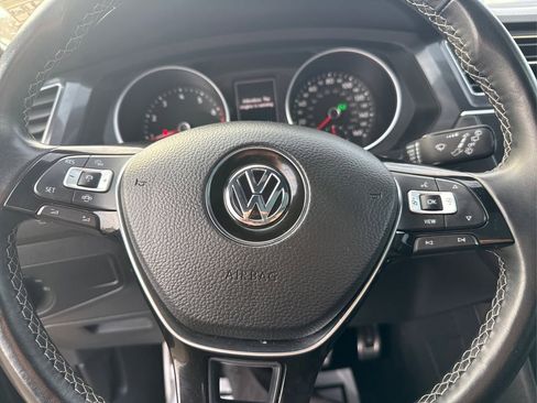 Used 2021 Volkswagen Tiguan SE R-Line image 13