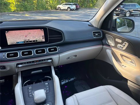 Used 2023 Mercedes-Benz GLS 450 4MATIC image 15