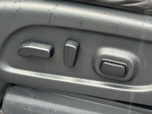 Used 2021 Nissan Titan SV w/ SV Convenience Package AWD/4WD image 14