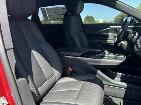 New 2025 Cadillac Lyriq Sport image 28