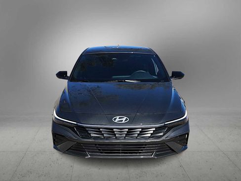Certified 2025 Hyundai Elantra Sport image 3