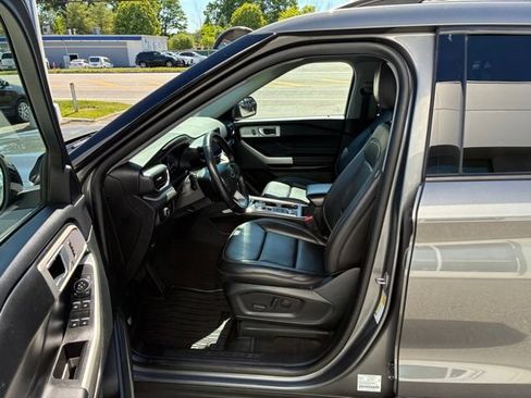 Certified 2023 Ford Explorer XLT w/ Equipment Group 202A AWD/4WD image 20