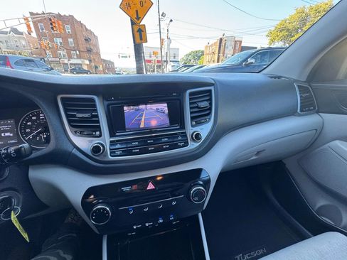 Used 2017 Hyundai Tucson SE image 23
