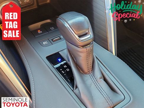 Used 2024 Toyota Venza Nightshade image 27