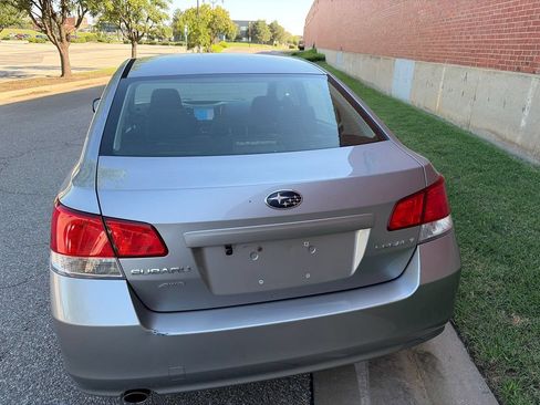 Used 2011 Subaru Legacy 2.5i Premium w/ All-Weather Pkg AWD/4WD image 3