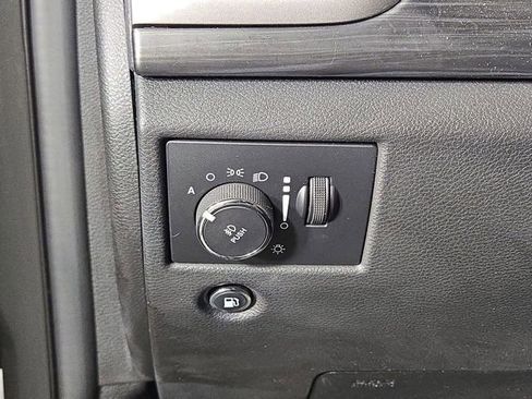 Used 2022 Jeep Grand Cherokee Laredo X image 28