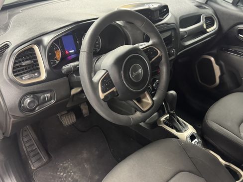 Used 2017 Jeep Renegade Sport w/ Power & Air Group FWD image 9
