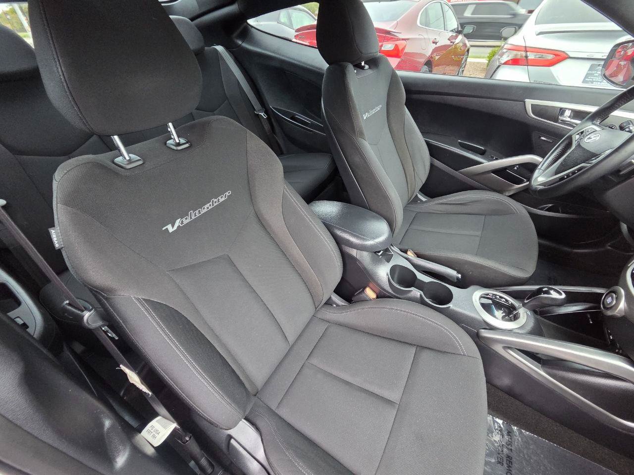 Used 2017 Hyundai Veloster Value Edition FWD image 14