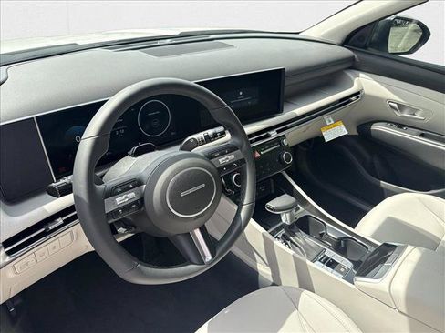 New 2025 Hyundai Tucson SEL image 3