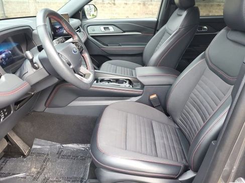 Certified 2025 Ford Explorer ST-Line image 13