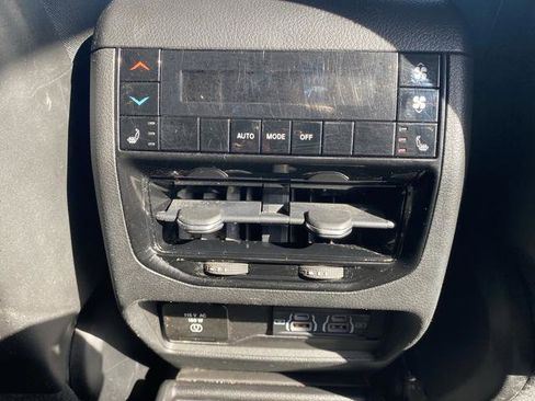 Used 2022 Jeep Grand Cherokee L Limited AWD/4WD image 38