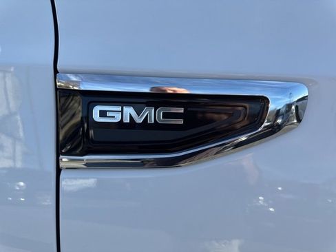 Used 2021 GMC Yukon SLT image 13