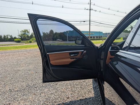 Used 2018 BMW 340i xDrive Sedan AWD/4WD image 10