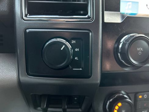 Used 2019 Ford F250 XLT w/ XLT Premium Package AWD/4WD image 26