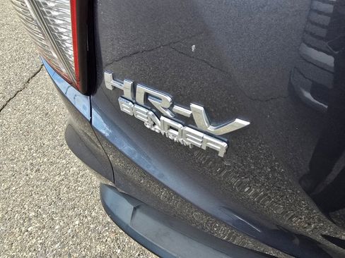 Used 2019 Honda HR-V LX image 10