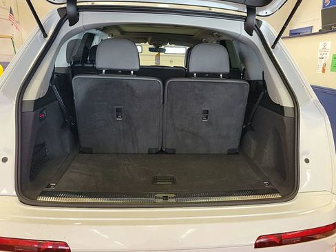 Used 2019 Audi Q7 3.0T Premium Plus w/ Premium Plus Package AWD/4WD image 10