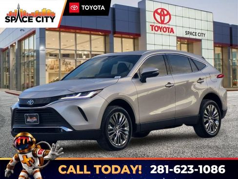 Used 2023 Toyota Venza XLE AWD/4WD image 1