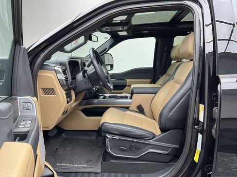 Certified 2024 Ford F250 Lariat w/ Lariat Ultimate Package AWD/4WD image 3