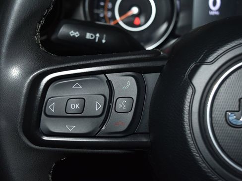 Used 2023 Jeep Gladiator Sport image 7